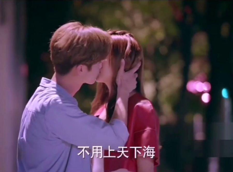 小萌妹的甜美装扮